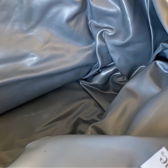 BNWT Foldable heavy lined cooler/picnic basket. - Picture 5 of 16